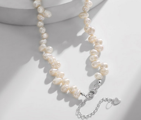 2022 New design fashion temperament Freshwater pearl necklace for female