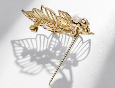 2022 New design fashion Cute hollow leaf brooch